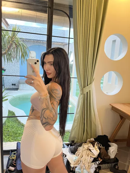 I love when people stare in public by gettocat