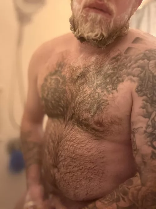 I need help washing up. Who can give me a hand ? 😇 by HairyWhitecoco69