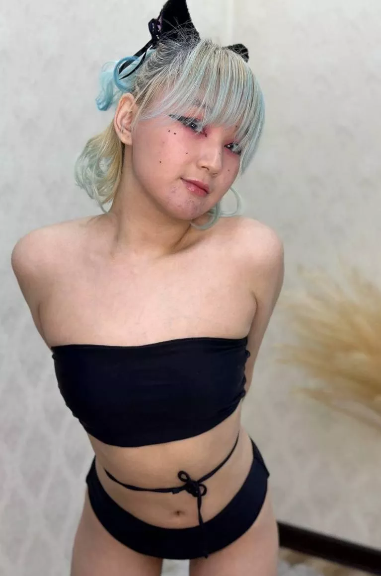 I want someone to pet me posted by HotPetiteDream