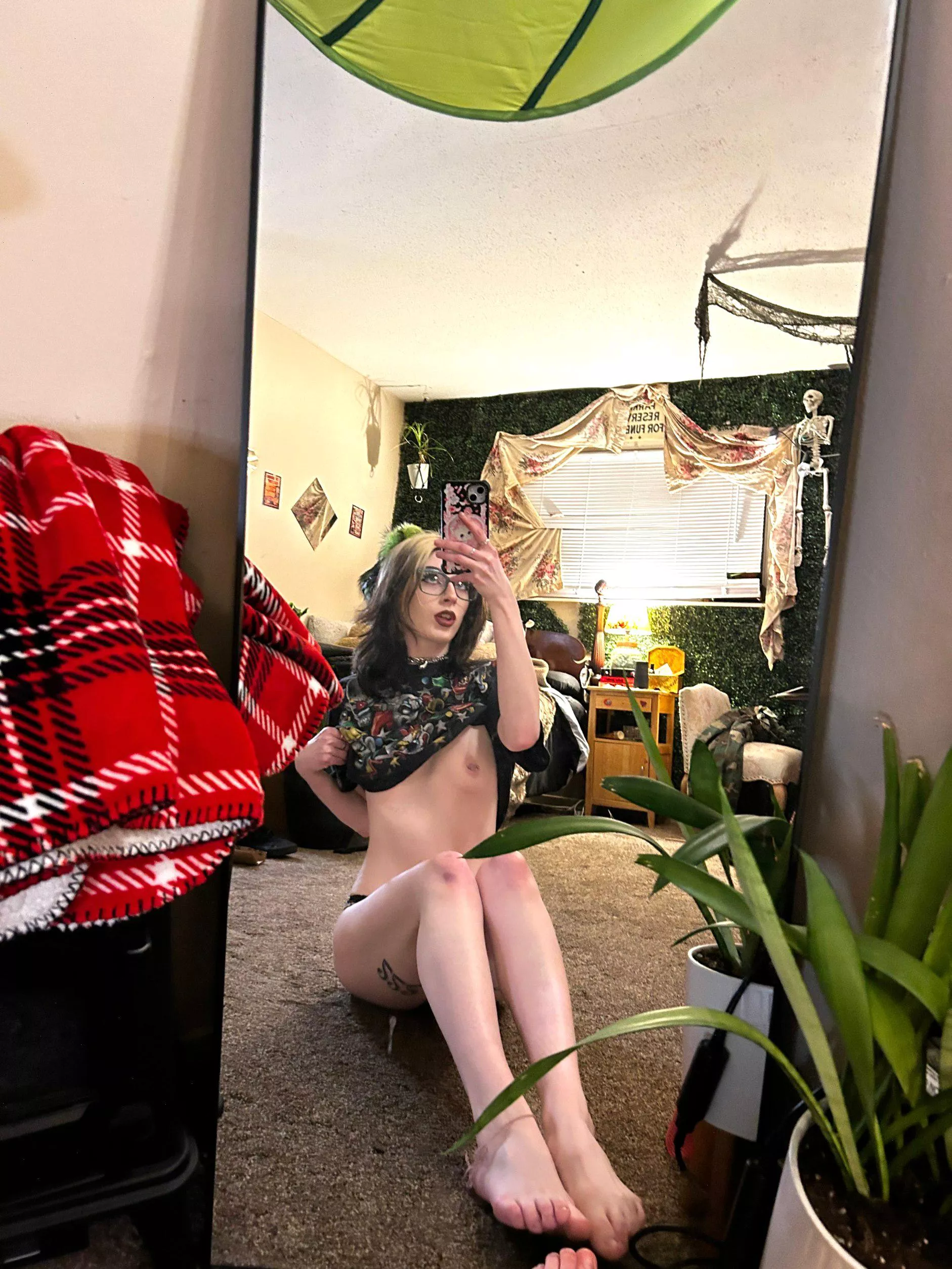 If you bump into me at a concert and I told you to find me in the washroom with no panties on, what's your move? posted by TheMetalSmasher