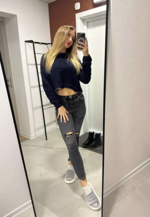 Keeping my self classy by Sunnyfloralprinces