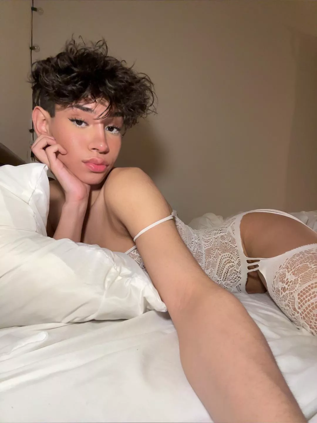 kiss or breed only one 🤭 posted by Ancient_Club3490