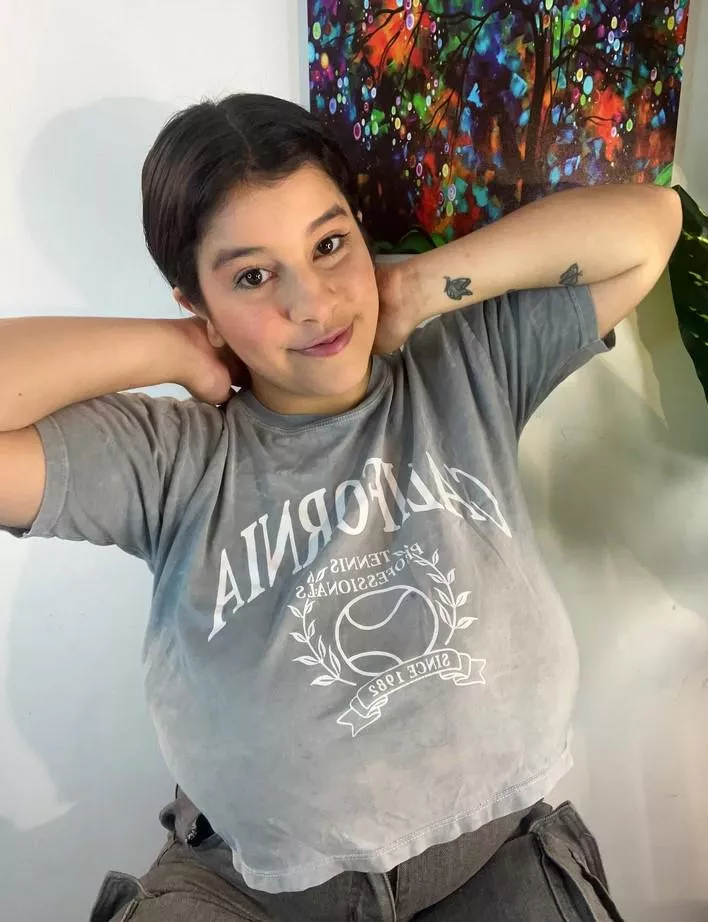 Loose grey shirt posted by Desecr8or