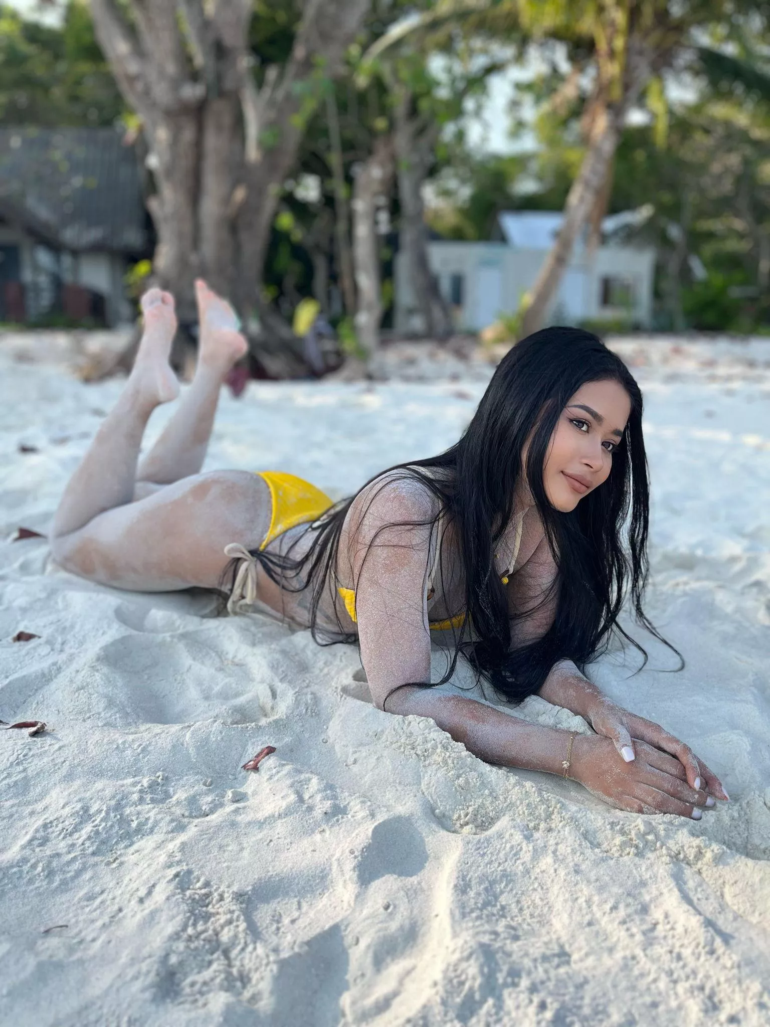 Me trying to give off beach babe vibes ;) is it working? posted by Jutaphet_kraitap