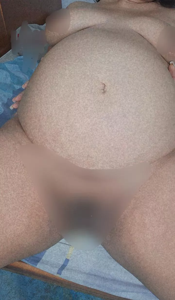 Mom pregnant //Baby 🍼🐥 posted by pili19