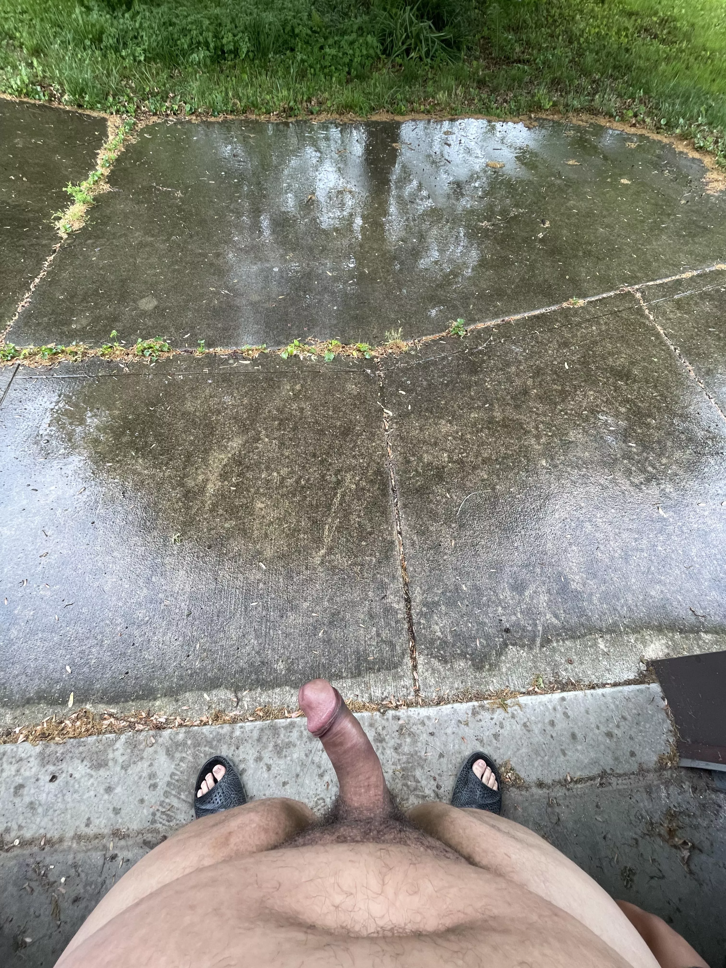 Off work today anyone wanna chat? I’m in the garage naked posted by premiumpage_-