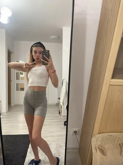 Only interact if you actually like thick thighs 🥺 :) by CalmOpinion9596