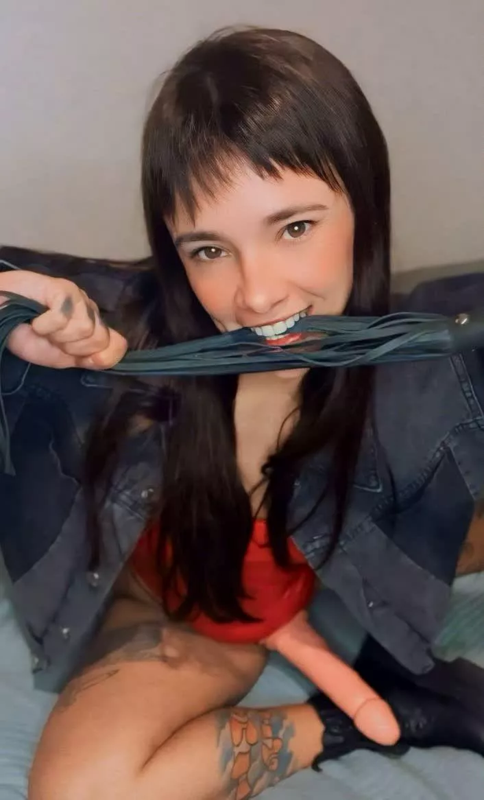 Picture this: I’m your gf and I’m bored of having sex with you, so I show up to bed with this, what are you doing? posted by poilkjask