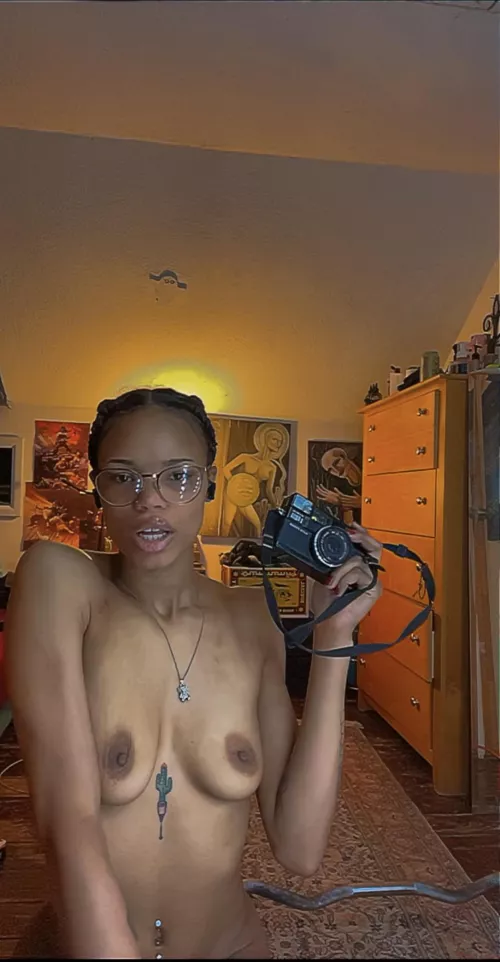 Say cheese if you love nudes  by Creamy-Cancer