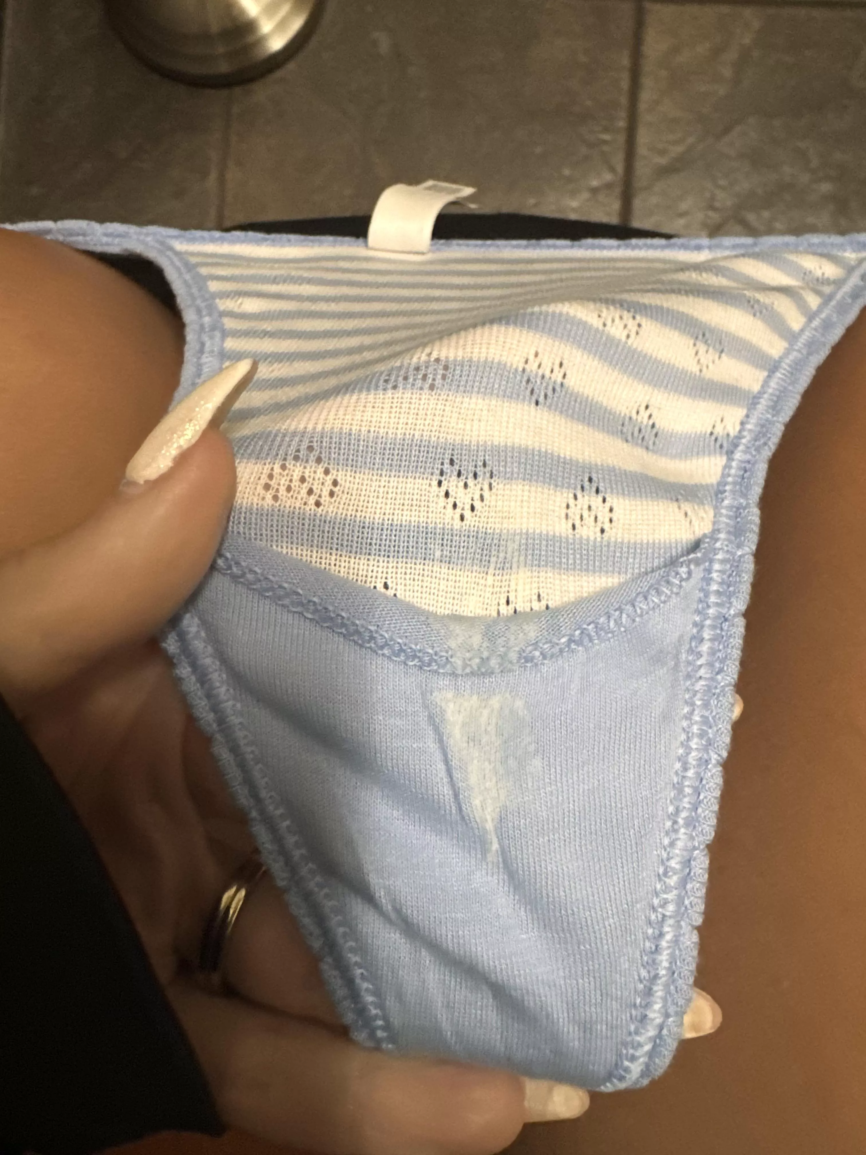 Sweet warm MILF cream fresh from the source.  posted by ktcoxx