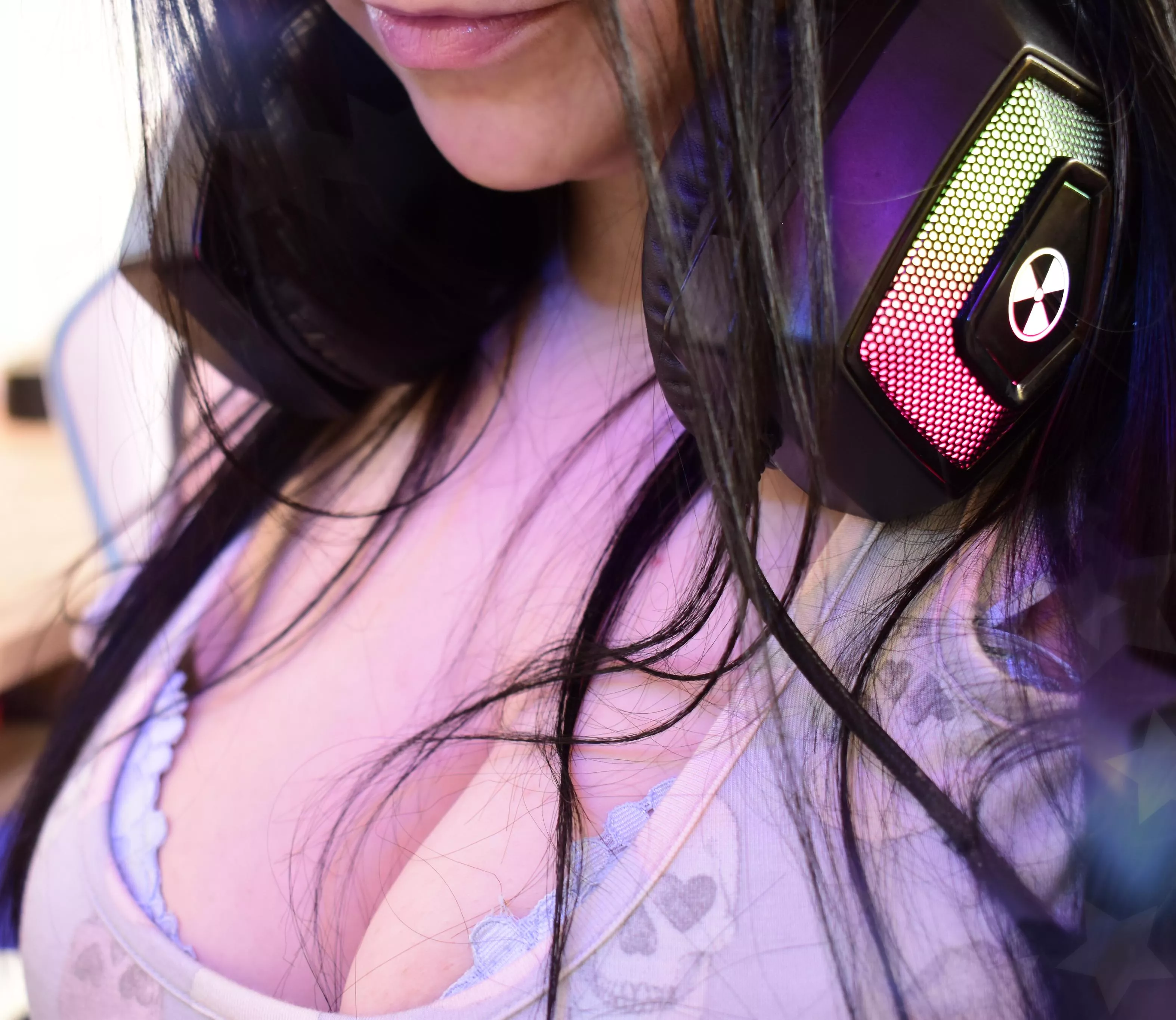 The gamer's cute cleavage~ posted by Noriko-san