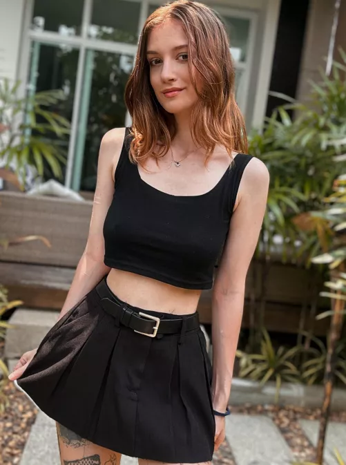 This skirt just accentuates my legs by lis_dolly23