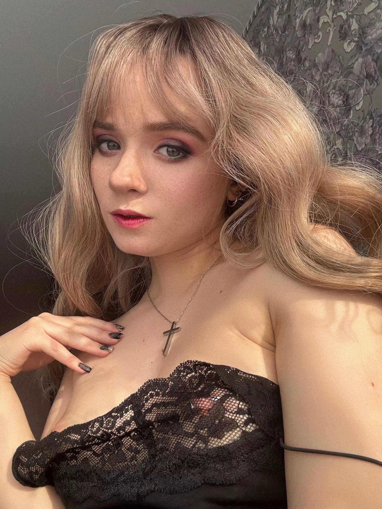 Today I'm a Gothic blonde posted by TatyanaVikernes