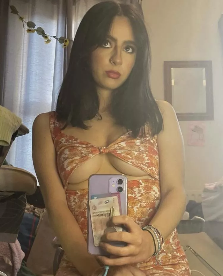 Under 🍒 posted by pisai96