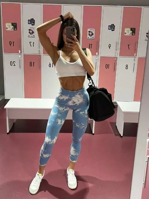 what you think? by linasphysique_