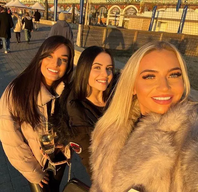 Which hottie? posted by grandpamark1961