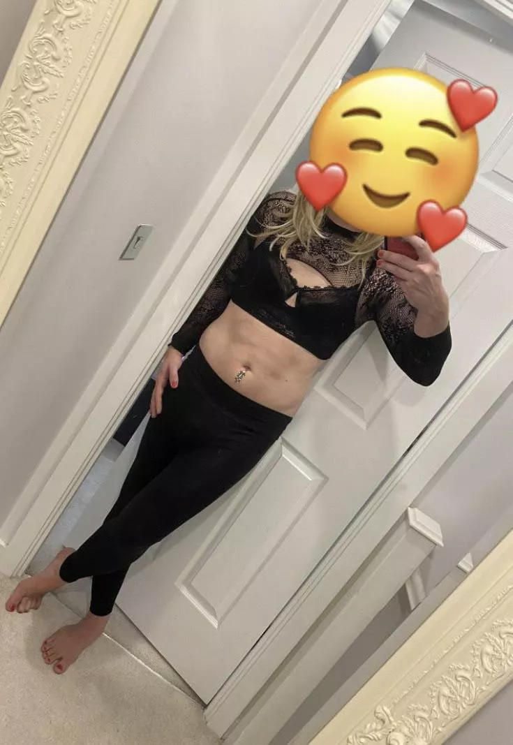 Would anyone date me if I dressed like this 😉 posted by Reasonable-Bed-1615