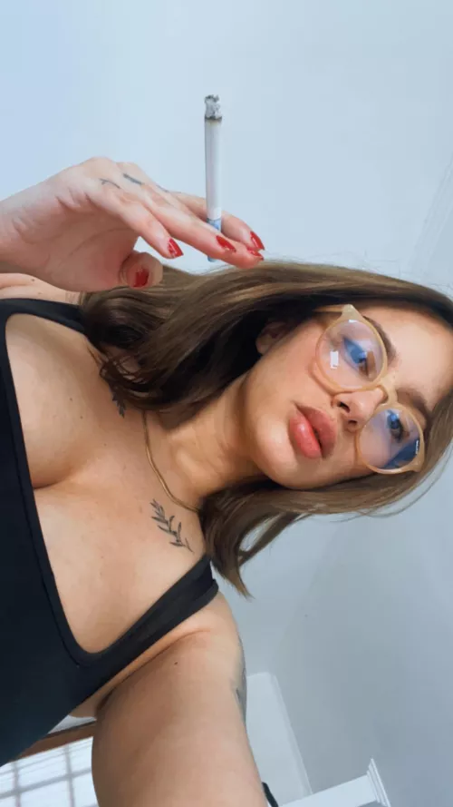 you accompany me to smoke😉😈 by melaninnbr33