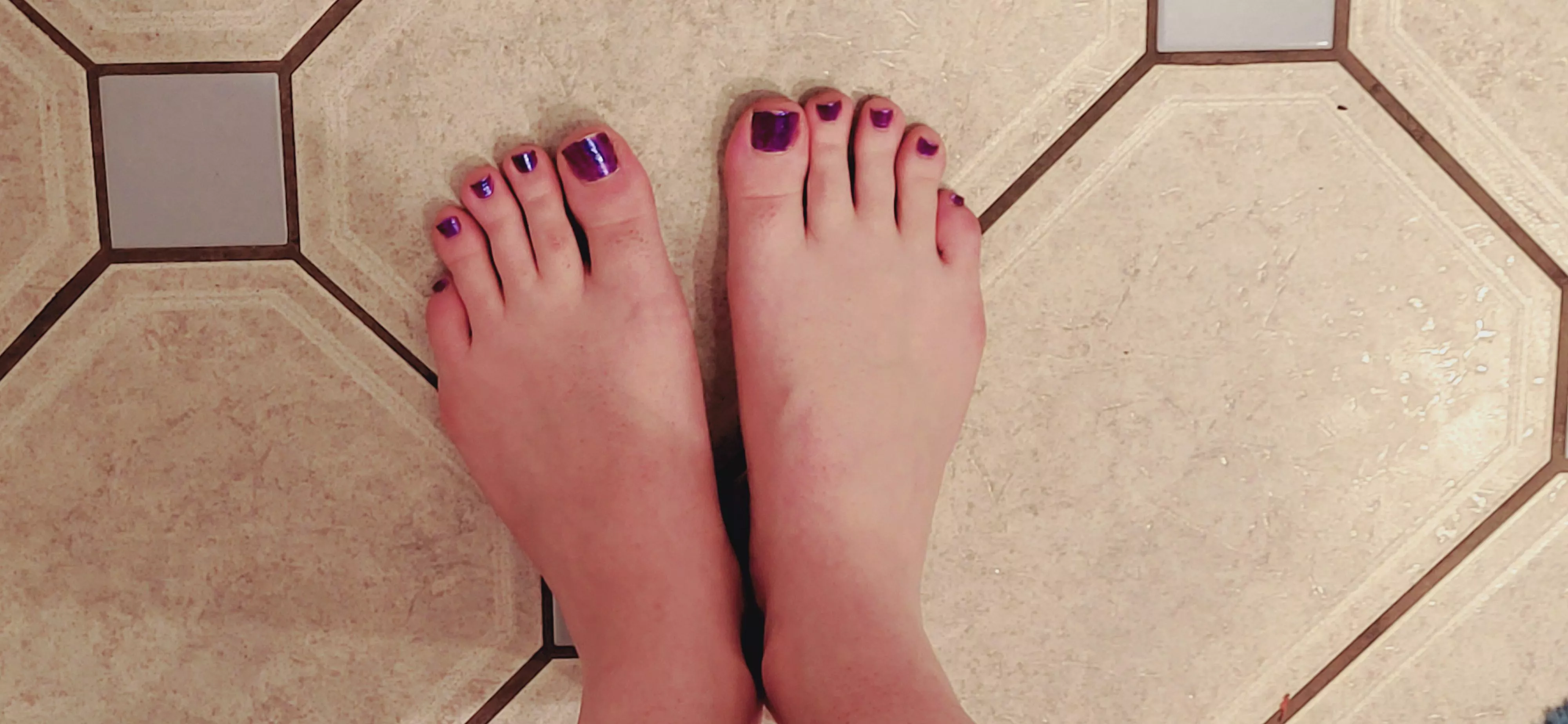 Almost missed Toesday! posted by femboy_red