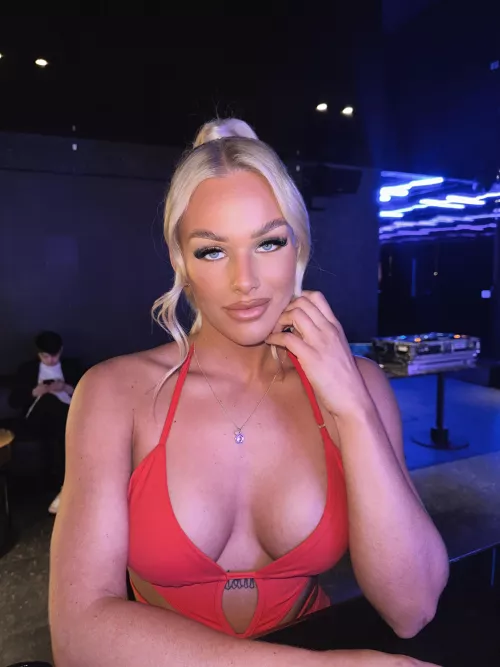 Can I be your fav hottie gf? by fan1905