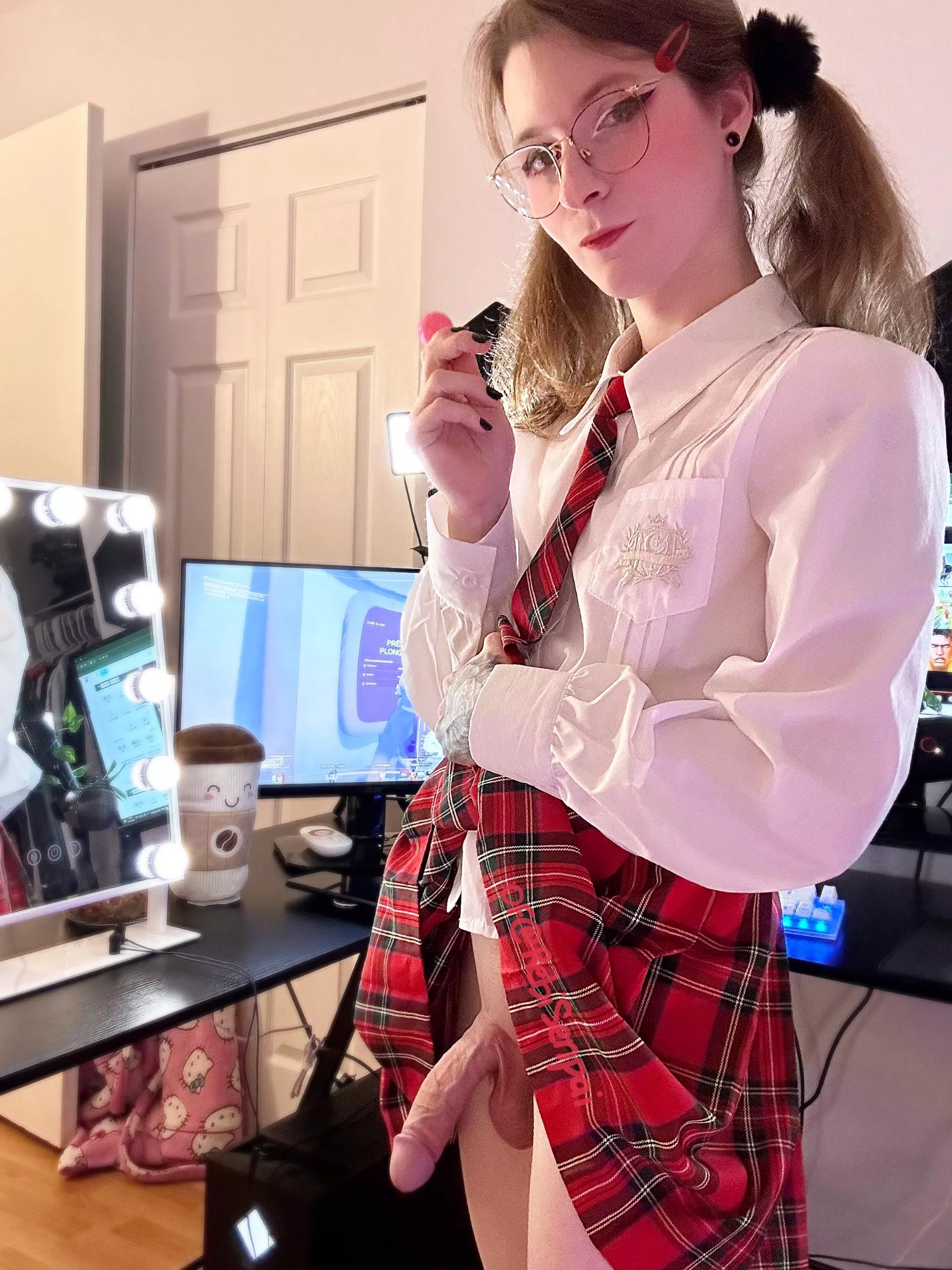 Can I be your favourite waifu? 🥺 thank you for your support 💞 posted by Rebi_Senpai