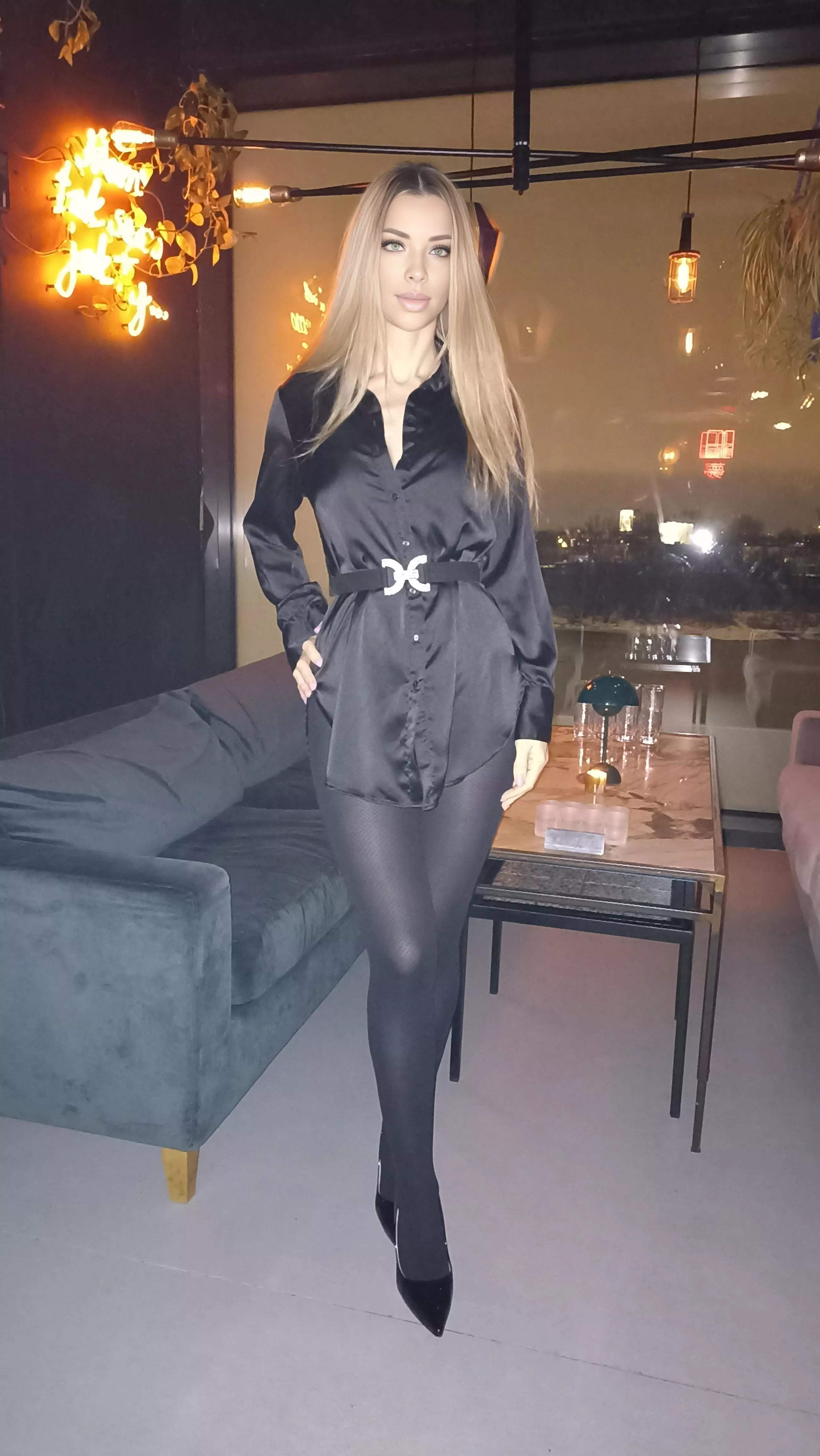 Classy in Black posted by eyeswinnowsn55