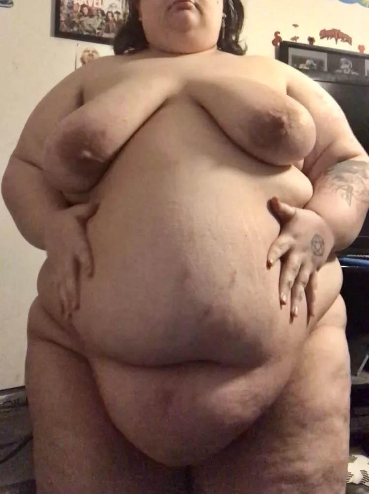 Describe my fat body in an emoji, you can only use one… posted by gothdadddy