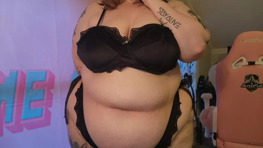 Did you order a BBW for breakfast? 😋 by AsunaMorbid