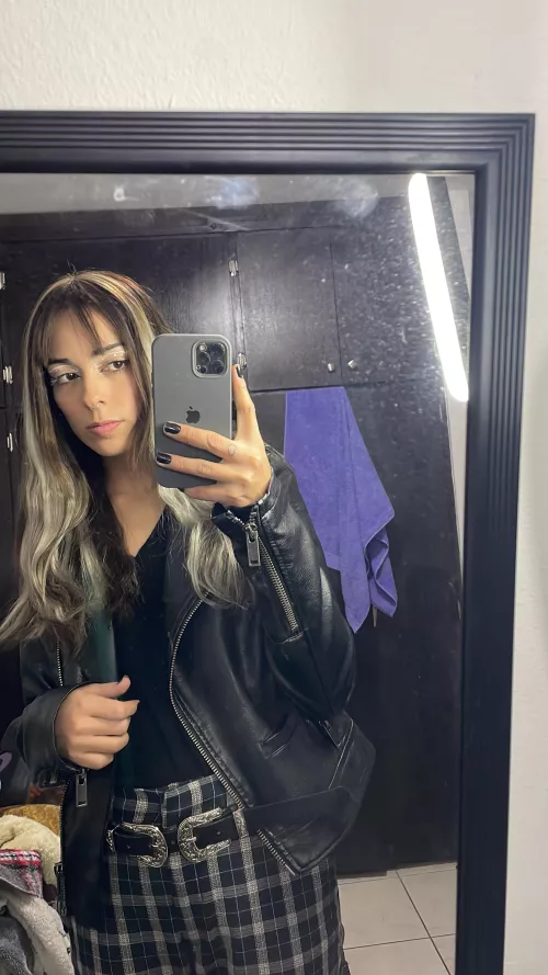 follow @anelchacon on instagram by TragicFae