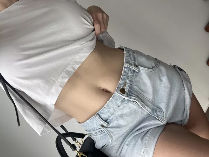 I love having my tummy out like this  by chillwithrose