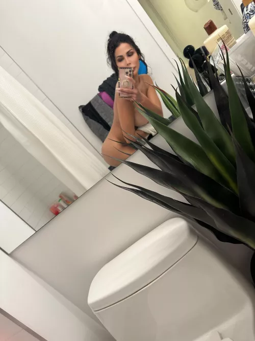 I want to feel you Trace my body with the tip of your finger. by golemchep