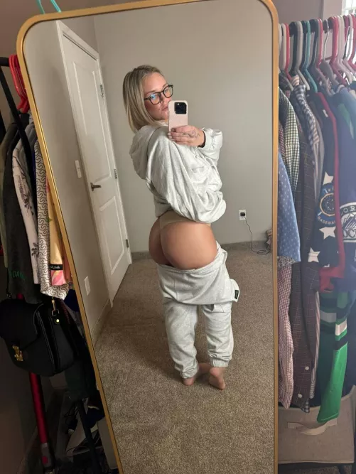 Not in my 20s anymore but hopefully still fuckable by stormyskyes93