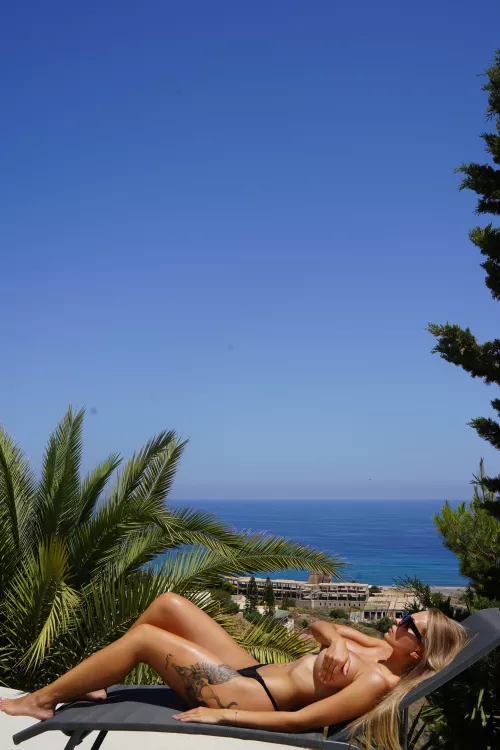 POV: you're on vacation and I'm your neighbor by Amberhayyes