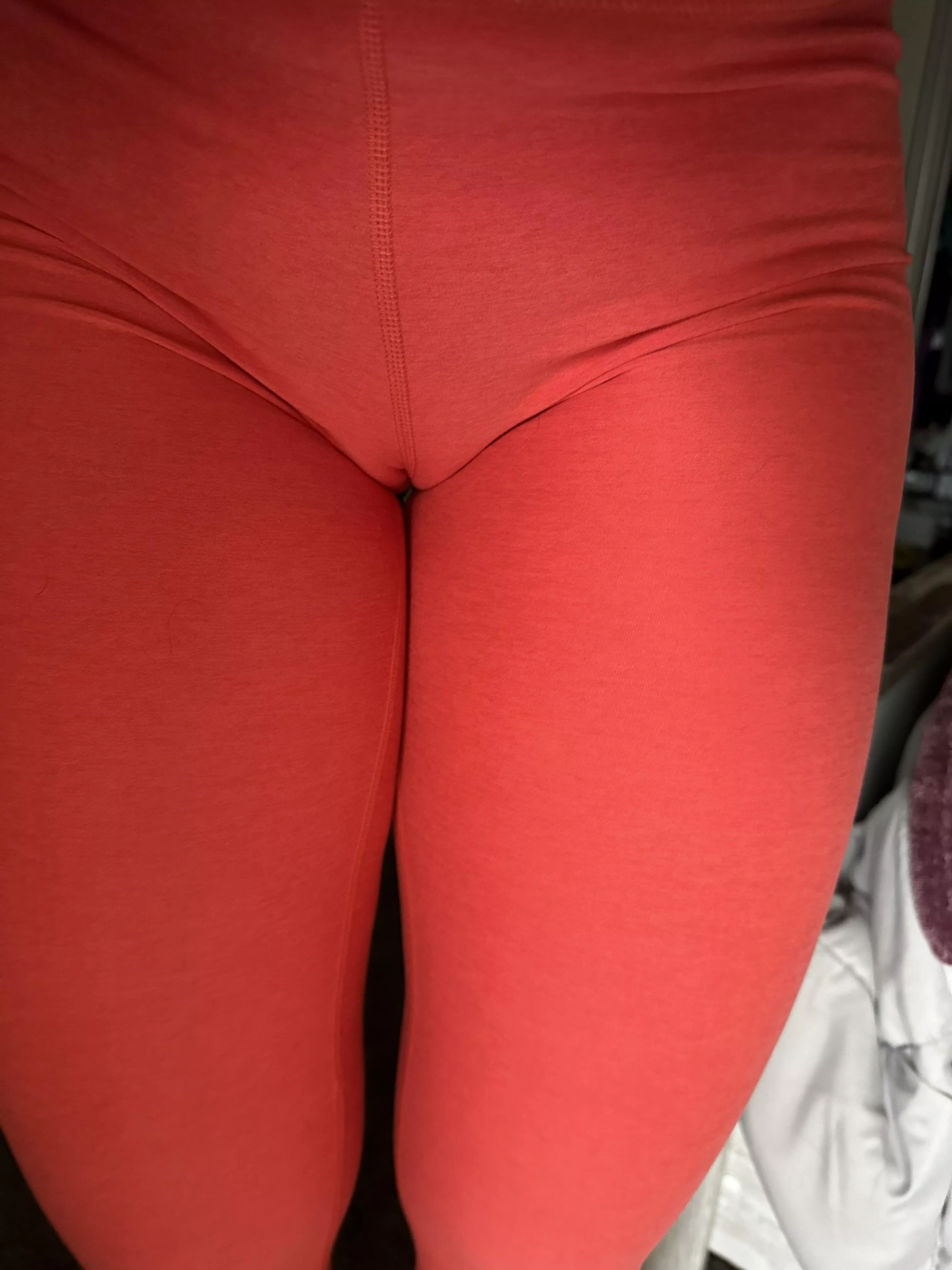 red seems to show it off so well posted by cumwcourt