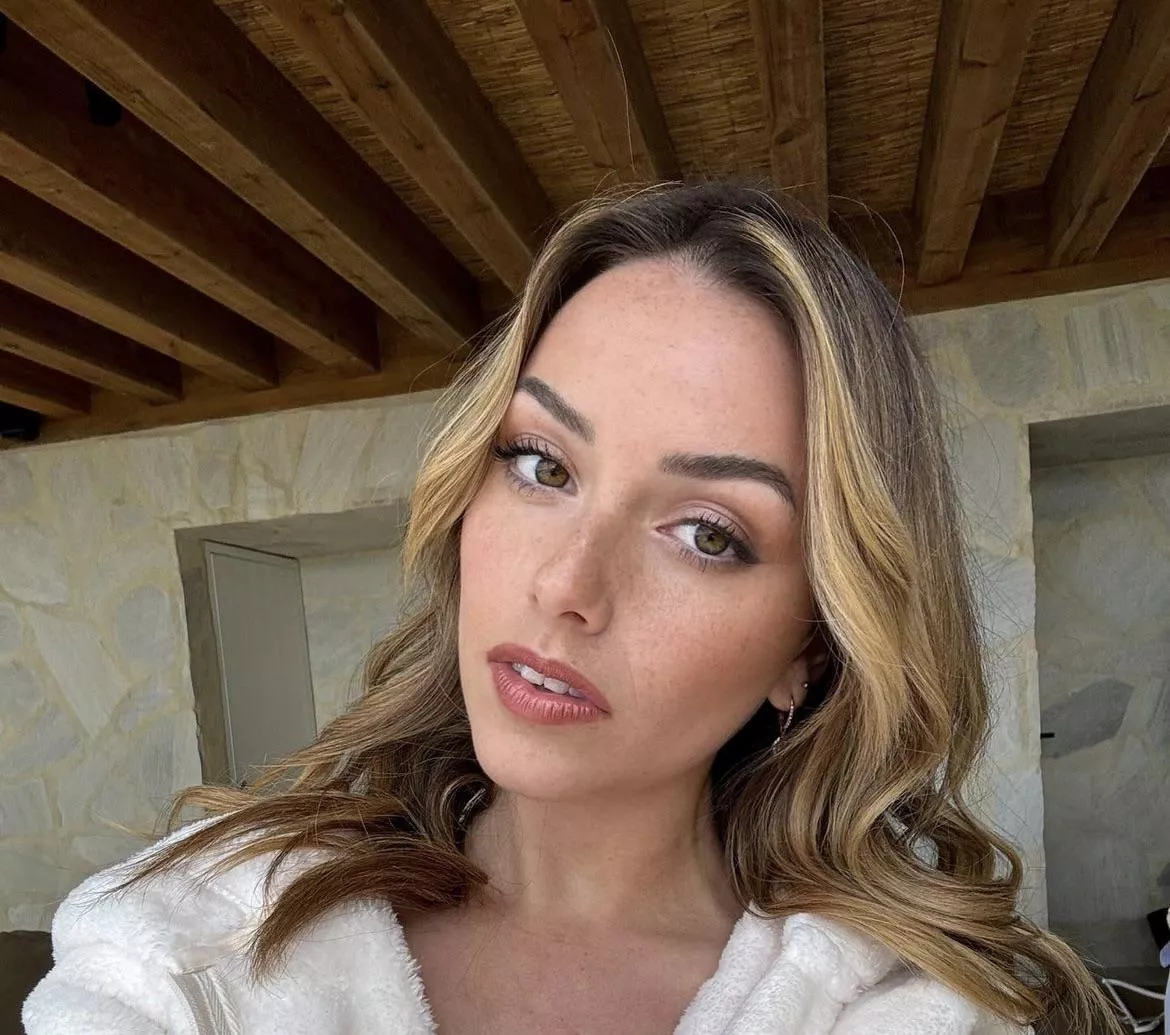 Shauna Dewit posted by Frankg145