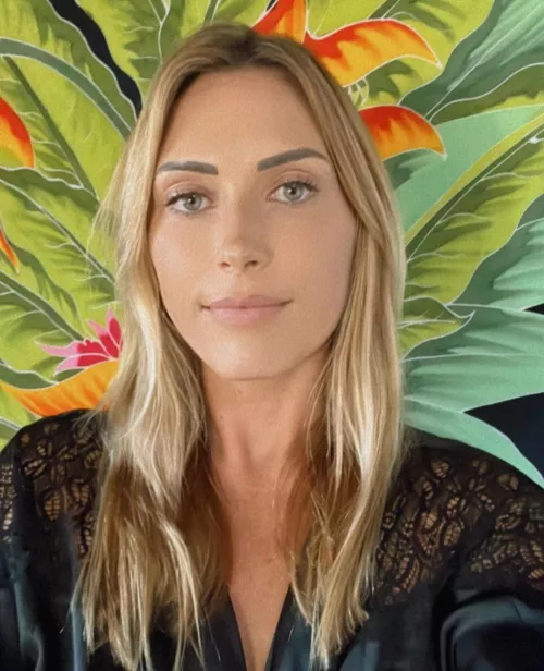 Staying classy but leaving you wanting more by hunnybabelia