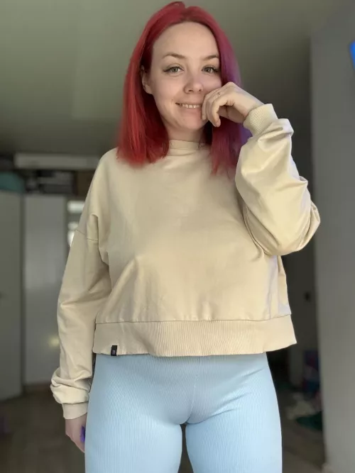 tight leggings feel so good on me 😉 by wildcatwillbeglad