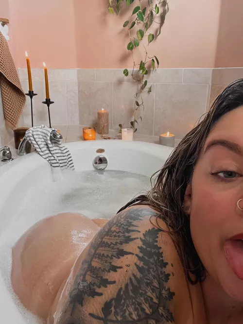 Whatcha thinkin by gabiii_carter