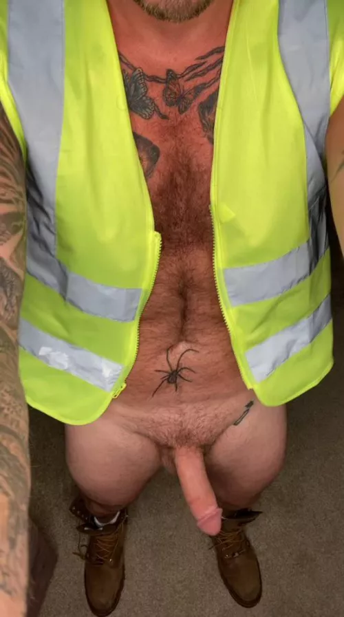 Worship me on the job by Anonymuss11