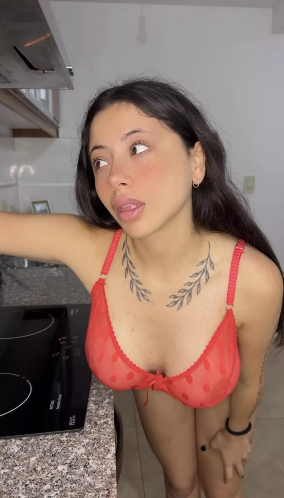 Would you have fun with me even tho I’m just 19 yo??? posted by Glitter2bunny