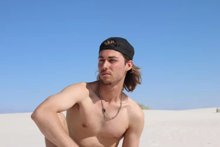 (23) LAX Looking for someone to talk to and connect with! by will_jandro