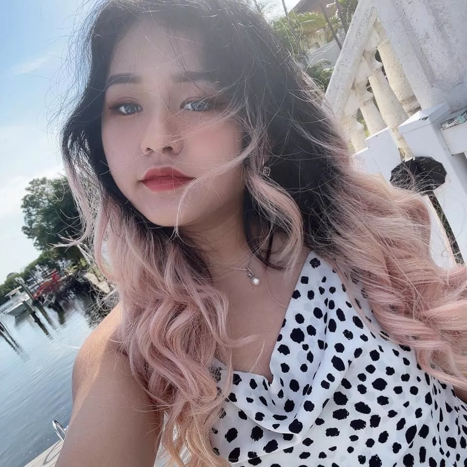 Am I waifu material posted by BunniiiWaifu