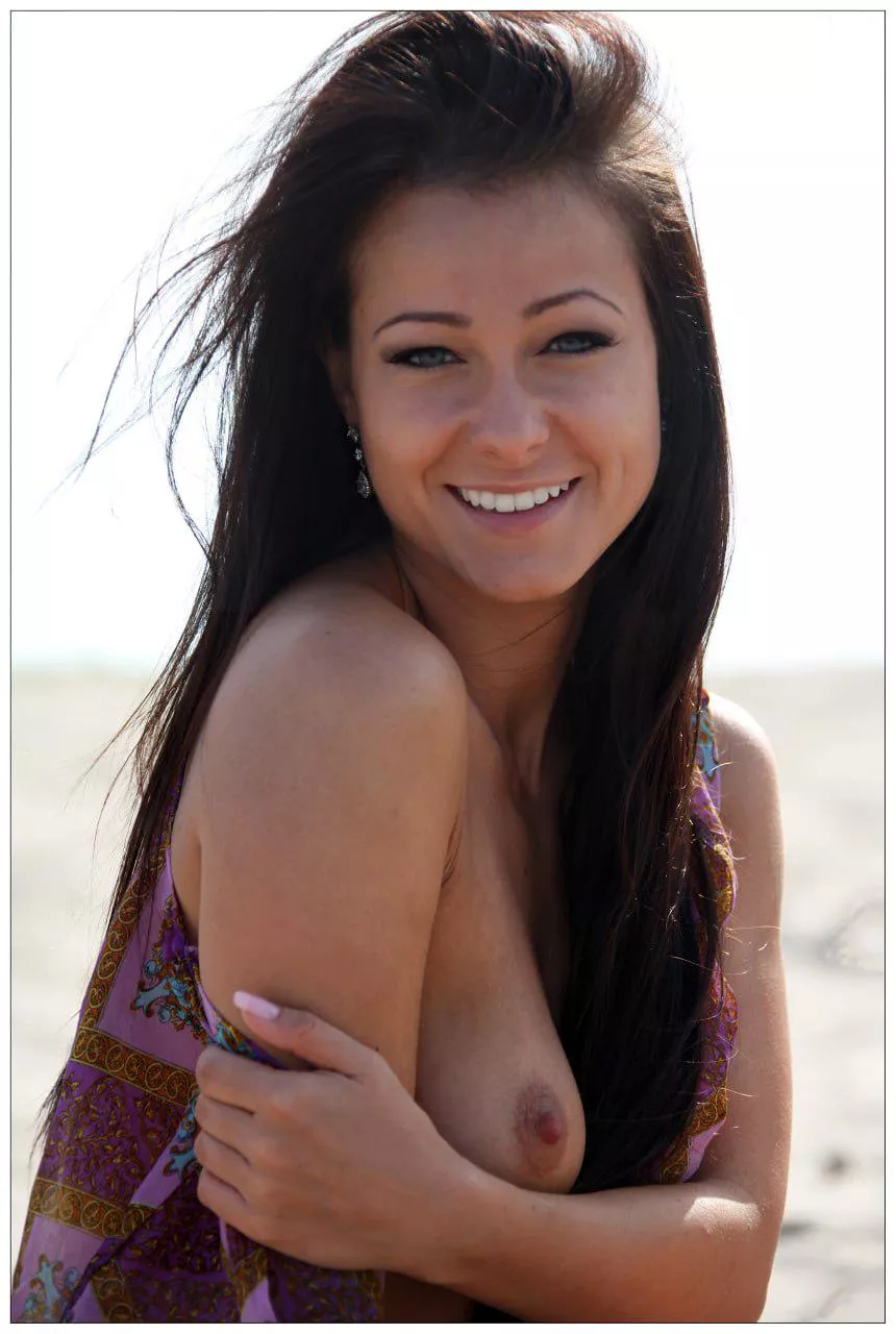 Beautiful Melisa posted by Volverine22