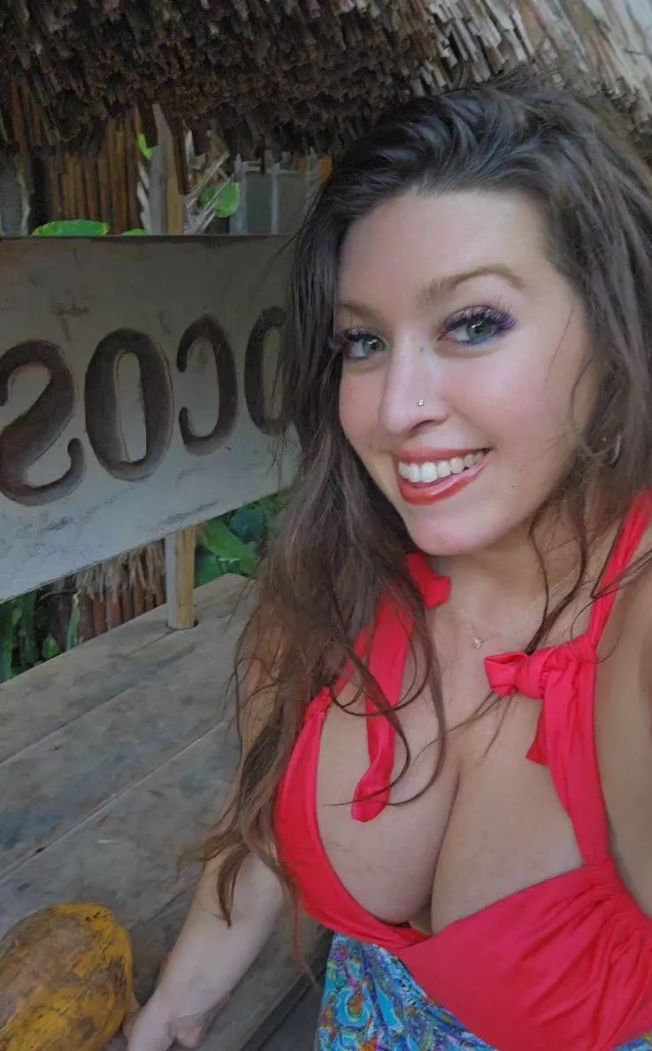 Coconuts and smiles  posted by Babylittlelo