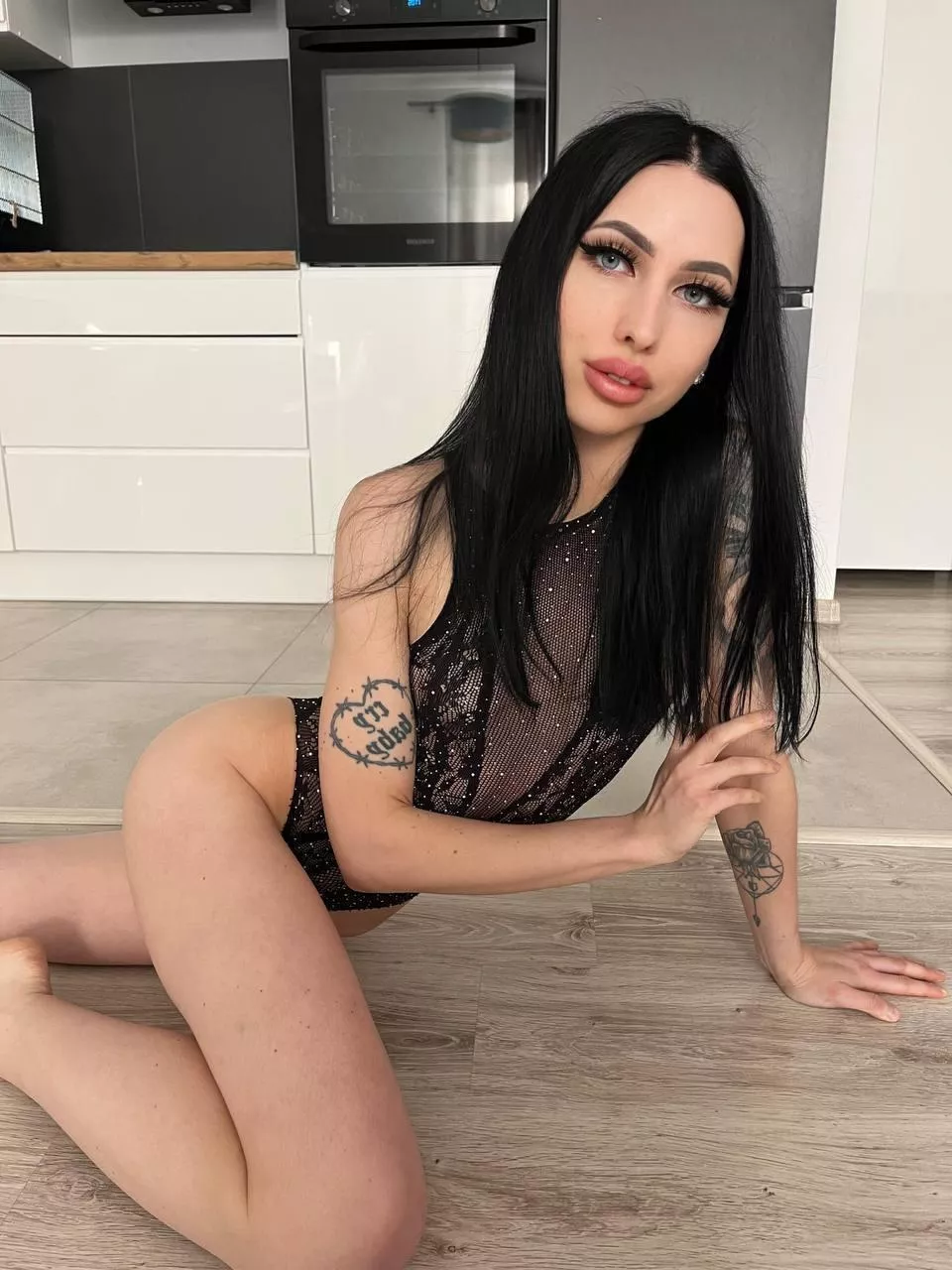 Do I look cute in a black bodysuit? posted by apple_only_