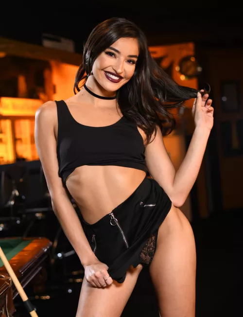 Emily Willis by Beauty-Inspector