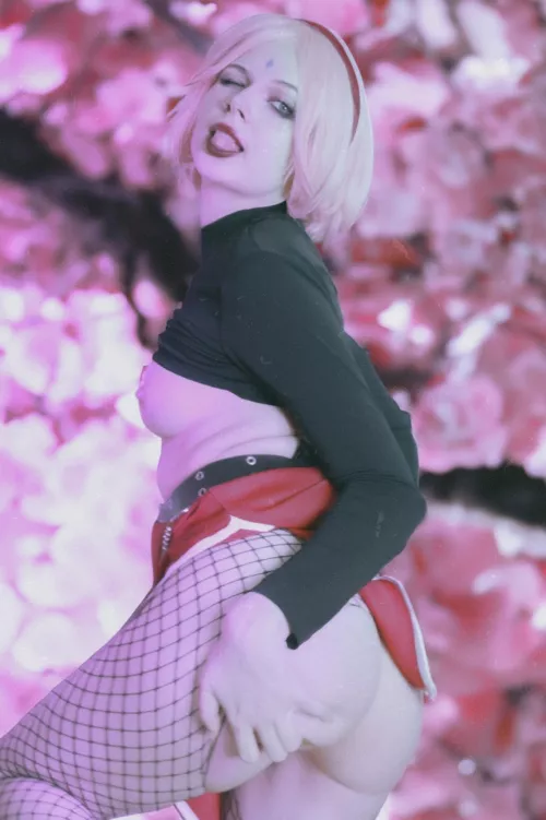 Grown up Sakura Haruno by Ave Ria by MereOasis