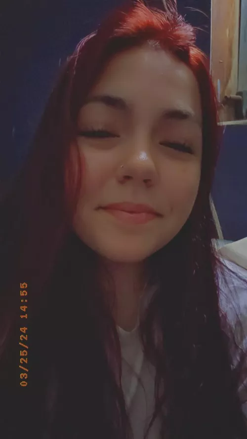 Here's a cute button nose for those of you with a nose fetish (:  by kenzibebe