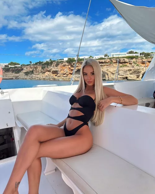 I have legs for days I share with the right daddy by lucky-sweetie