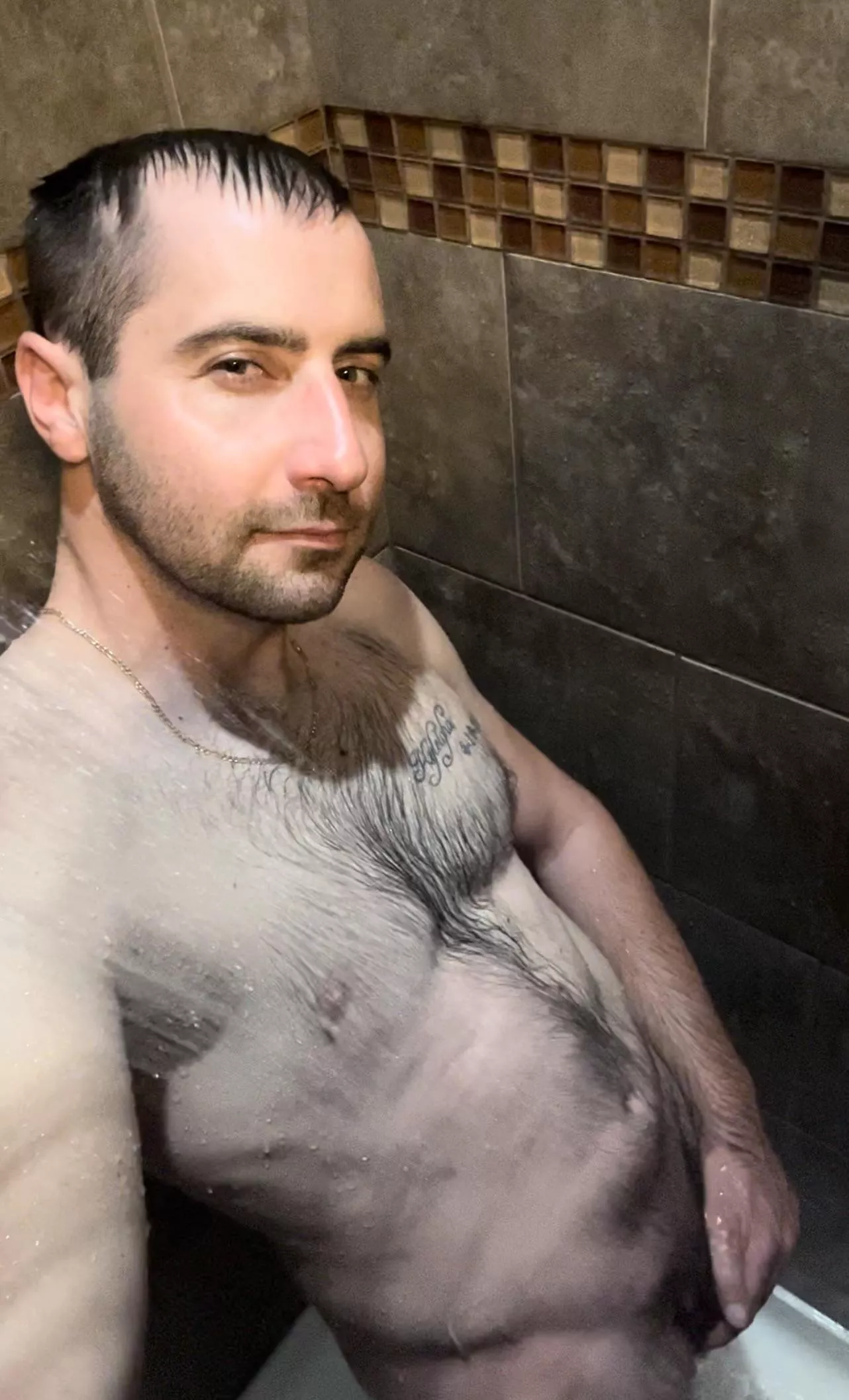 I’m curious what your shower thoughts are?! 💭🚿 posted by Roo_lawnmaster